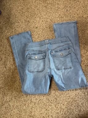 American Eagle Light Wash Denim Jeans with Back Flap Pockets
